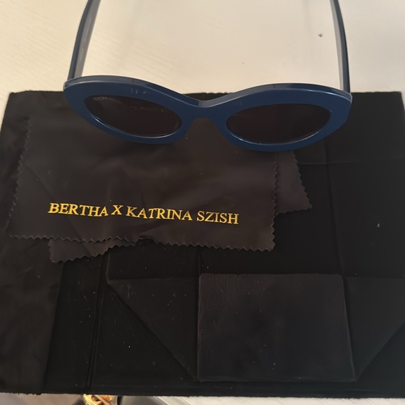 New Bertha Oval Sunglasses - Severine - blue made in Italy - Picture 7 of 7